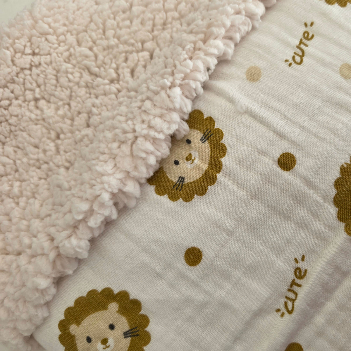 Copertina Invernale Lion personalizzata con nome